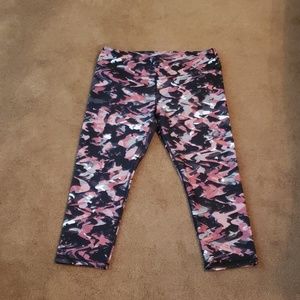 Fabletics capris leggings